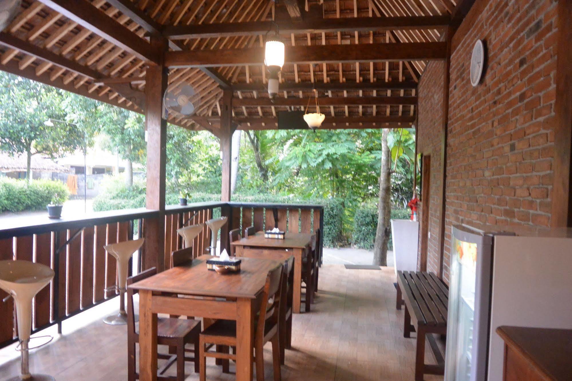 Cempaka Villa Magelang Εξωτερικό φωτογραφία